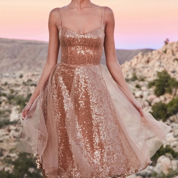 Meet your Posher, Nayeli - Picture 1 of 1